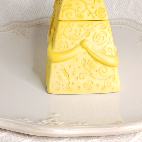 Hallmark × Disney Beauty & the Beast Belle Dress-Shaped Treasure Jewelry Box - Picture 6 of 16